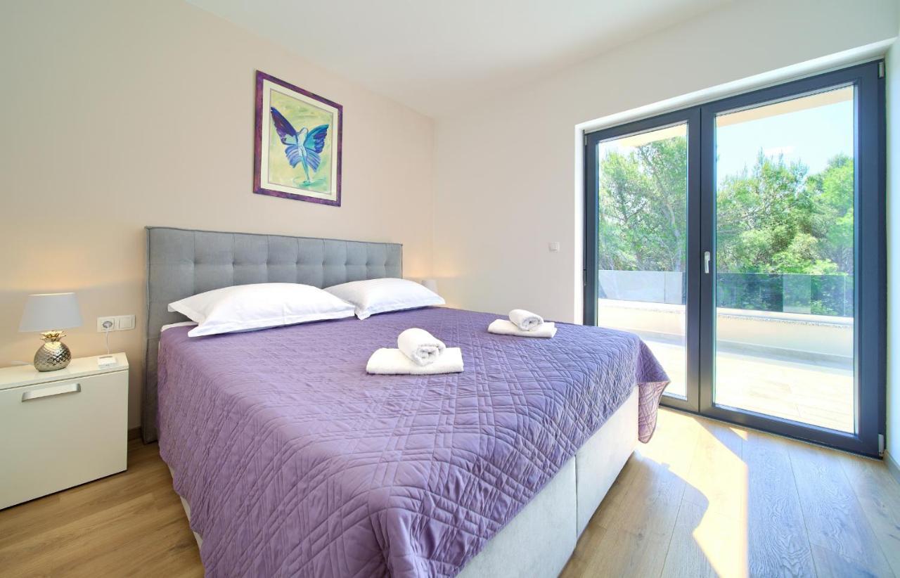 קרק Apartments Paola & Karla With Pool מראה חיצוני תמונה