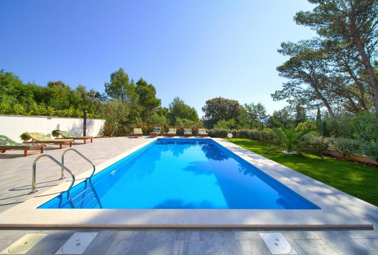 קרק Apartments Paola & Karla With Pool מראה חיצוני תמונה