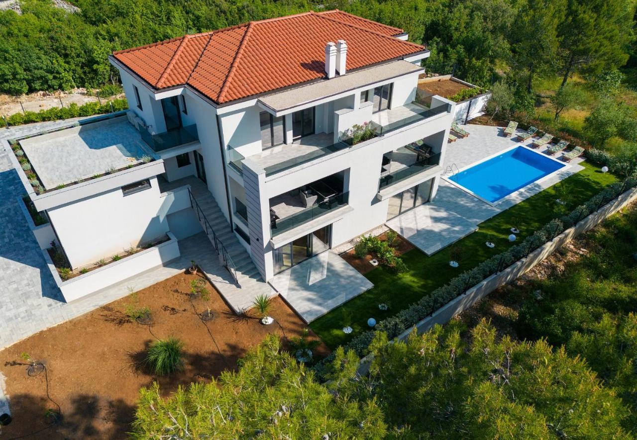 קרק Apartments Paola & Karla With Pool מראה חיצוני תמונה