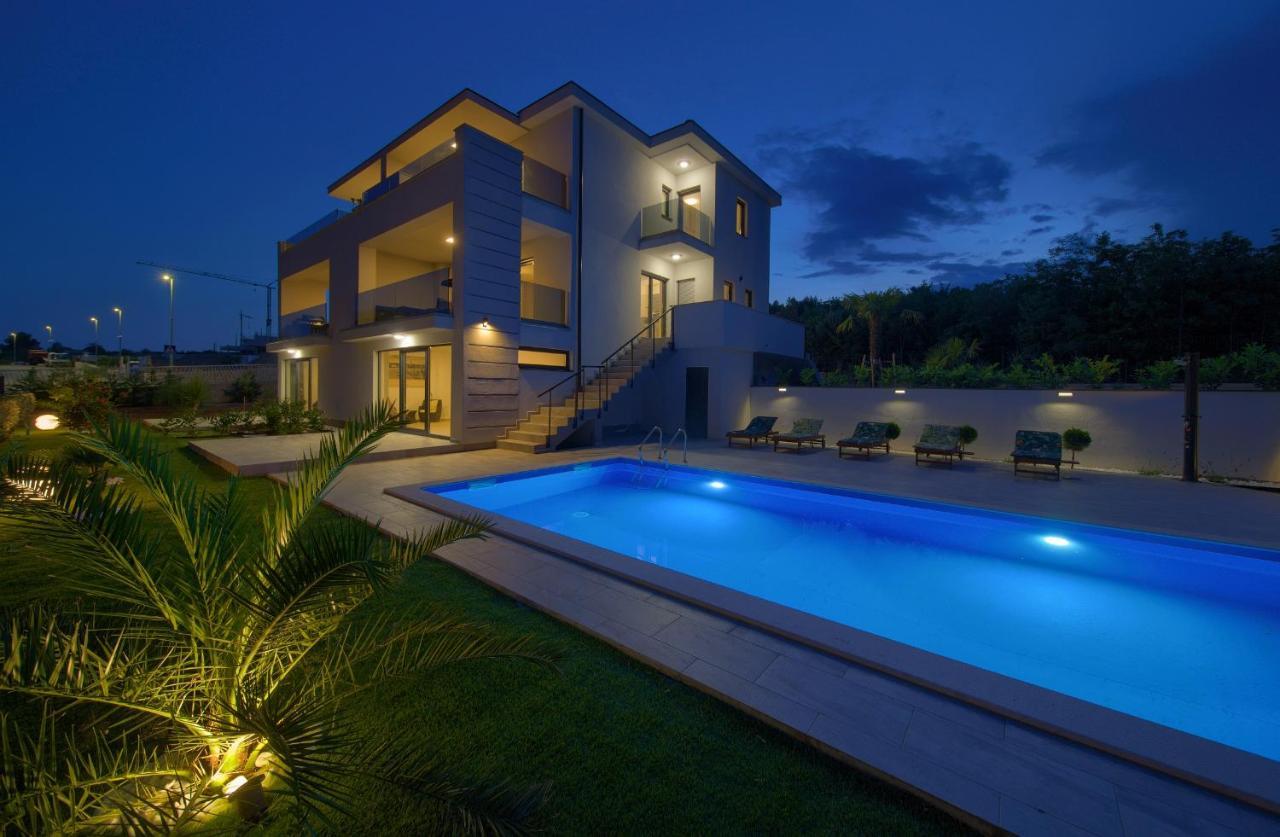 קרק Apartments Paola & Karla With Pool מראה חיצוני תמונה