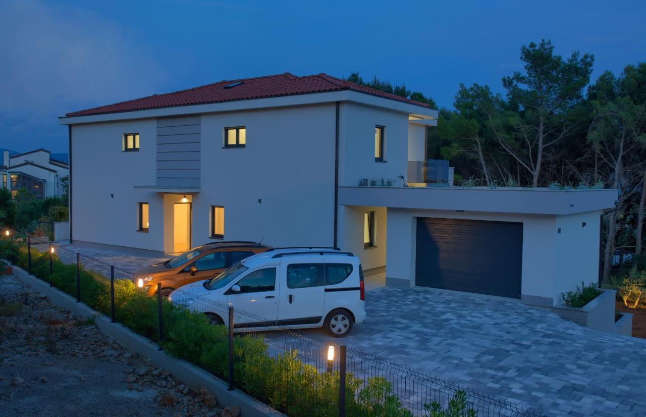 קרק Apartments Paola & Karla With Pool מראה חיצוני תמונה