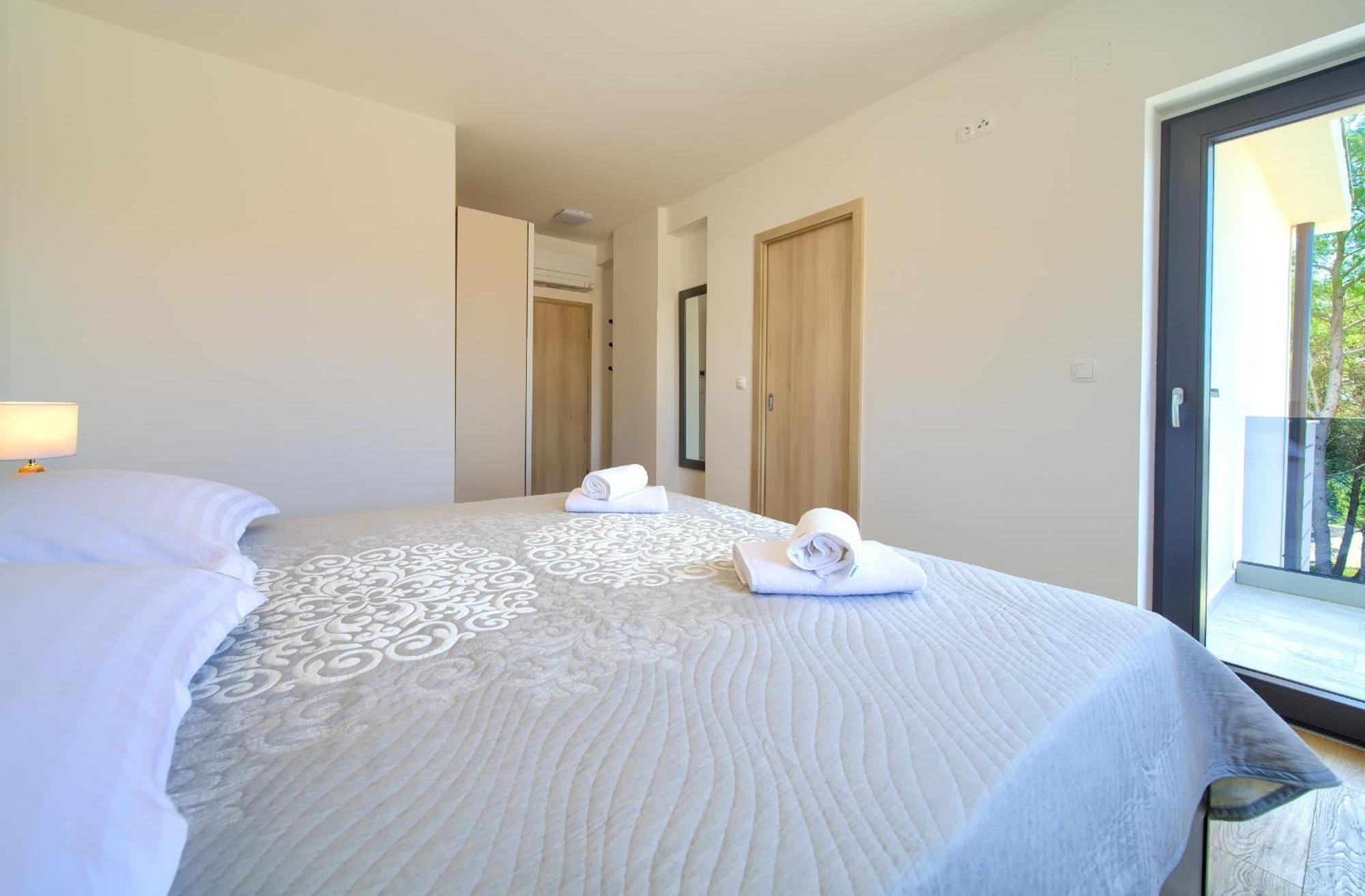 קרק Apartments Paola & Karla With Pool חדר תמונה