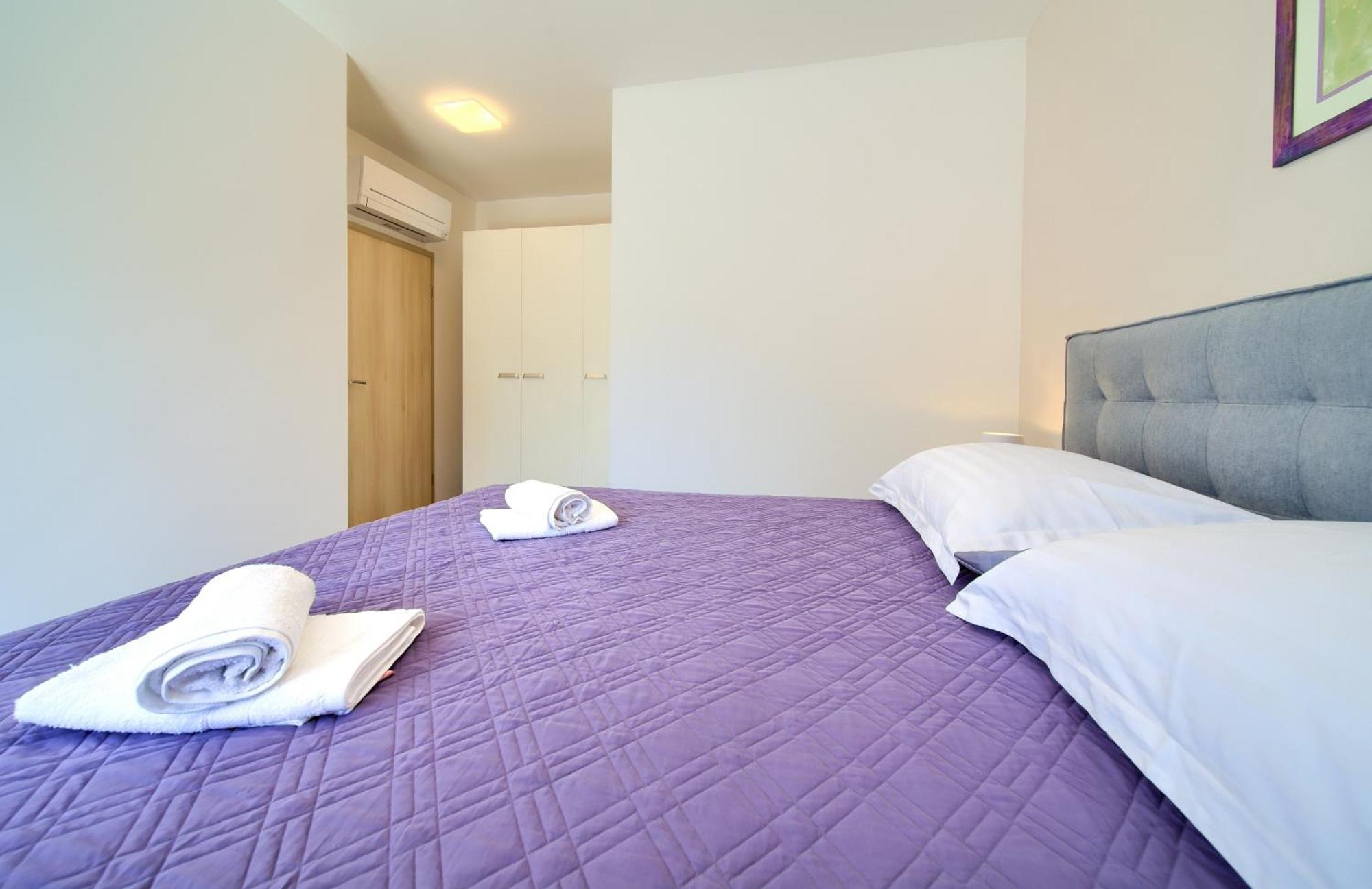 קרק Apartments Paola & Karla With Pool חדר תמונה